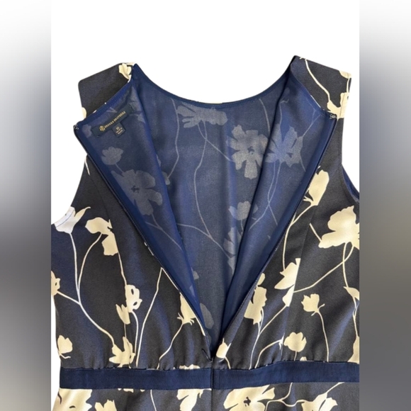 Brooks Brothers EUC Floral Dress Blue/White Size 10 - Picture 7 of 9